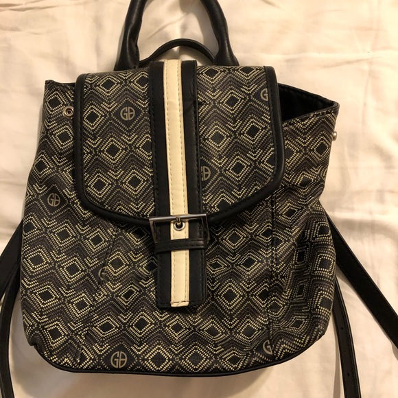 Mini Gianni Bini backpack purse!!! - Picture 1 of 8